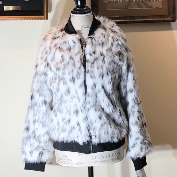 Say What? Jackets & Blazers - NWOT Say What? White & Black Faux Fur Jacket Sz M